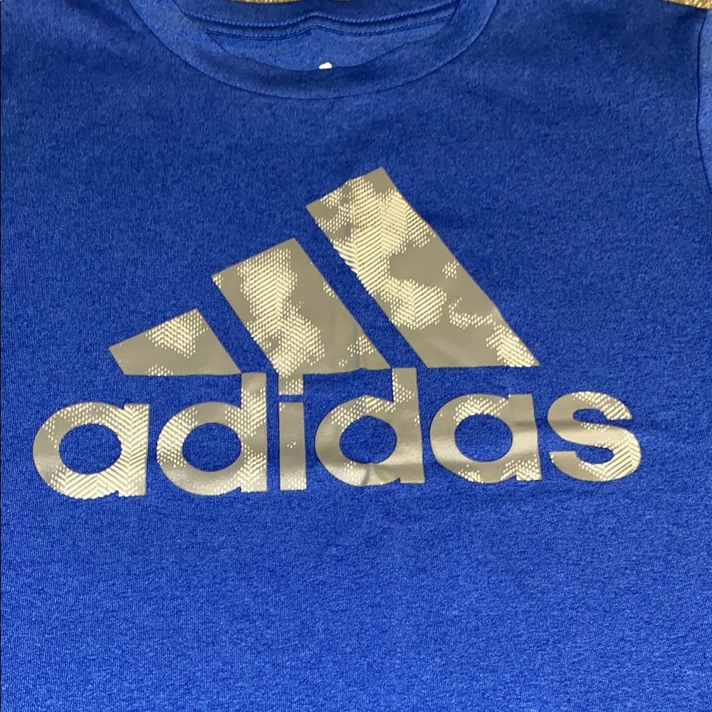 Boys Adidas Tee- size small/8 - Picture 3 of 3